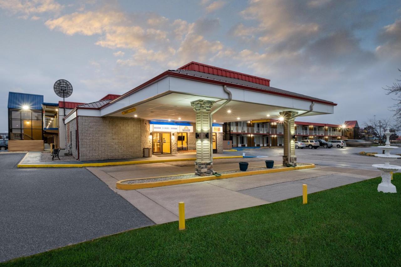 Super 8 By Wyndham Perrysburg-Toledo Hotel Ngoại thất bức ảnh