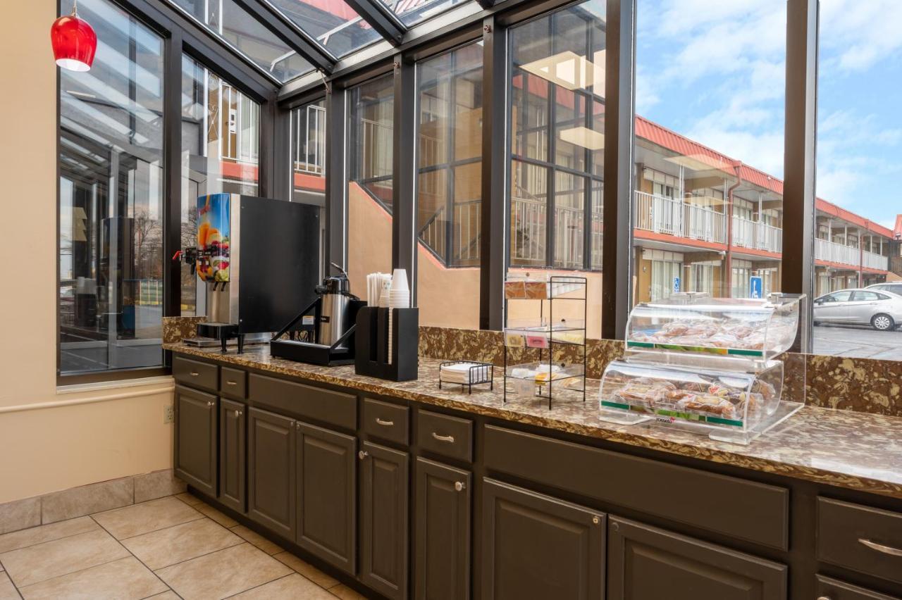 Super 8 By Wyndham Perrysburg-Toledo Hotel Ngoại thất bức ảnh