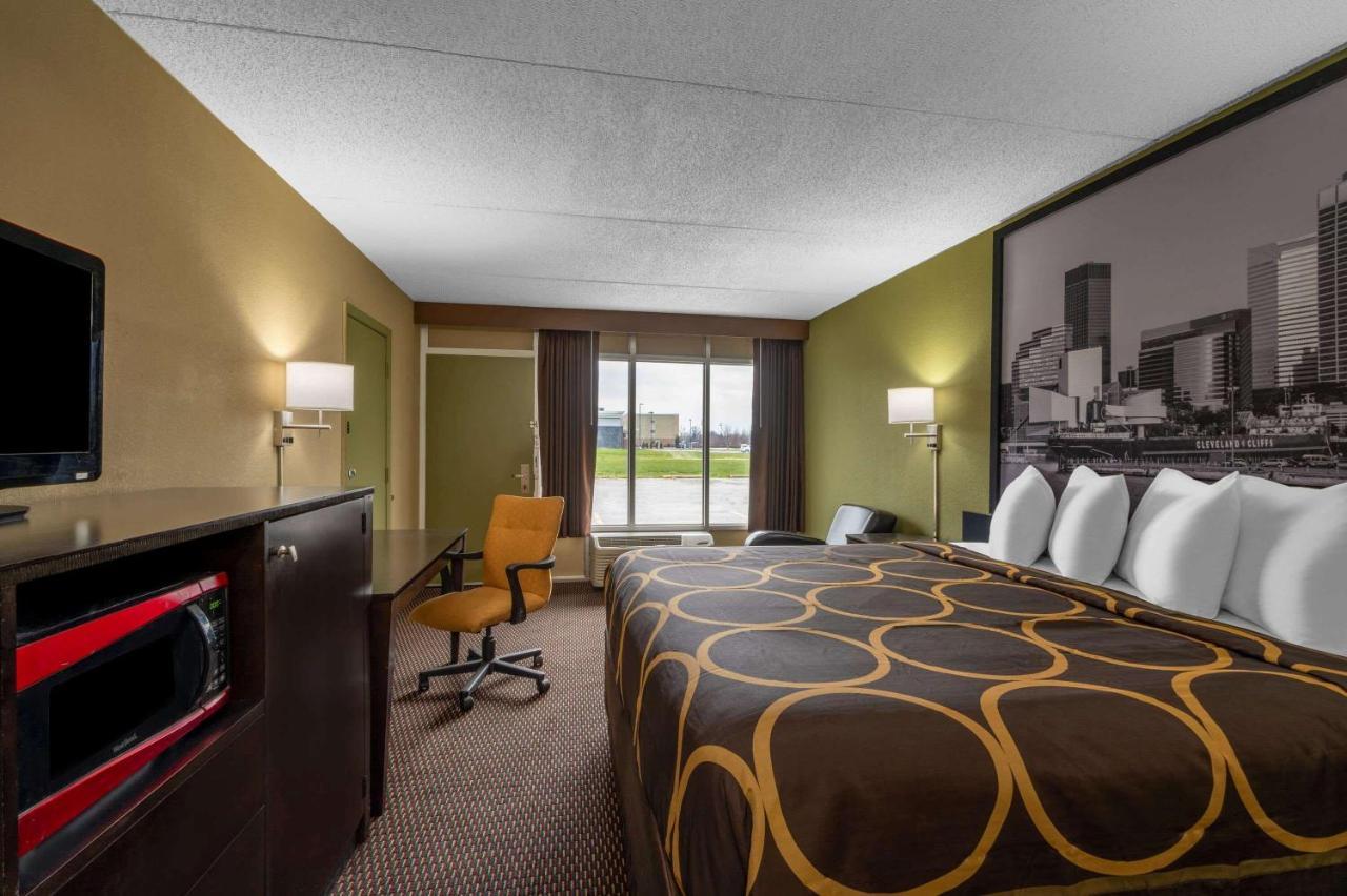 Super 8 By Wyndham Perrysburg-Toledo Hotel Ngoại thất bức ảnh