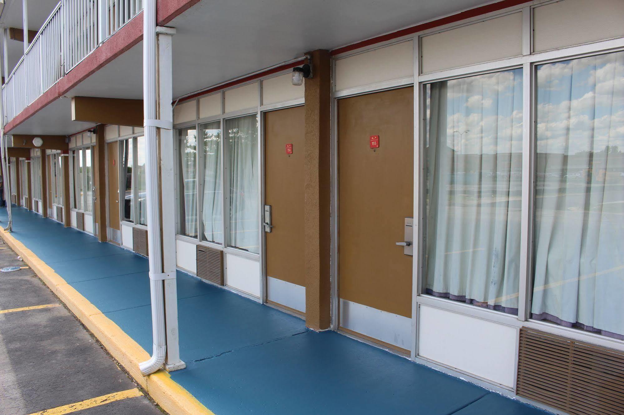 Super 8 By Wyndham Perrysburg-Toledo Hotel Ngoại thất bức ảnh